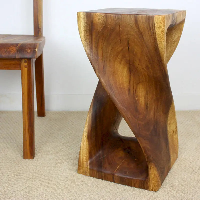 Tabouret torsadé en bois massif 30,5 x 30,5 x 58,4 cm – Fini à l'huile de noyer