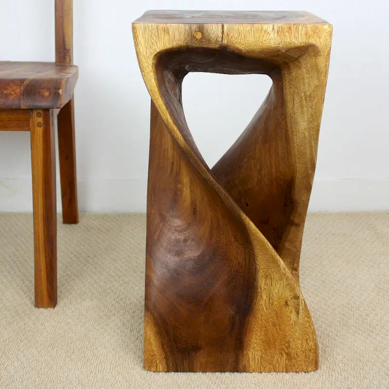 Tabouret torsadé en bois massif 30,5 x 30,5 x 58,4 cm – Fini à l'huile de noyer