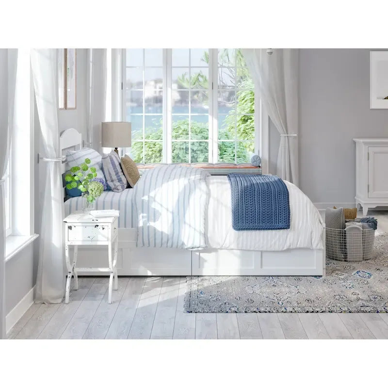 Lit plateforme avec tête et pied de lit et 2 tiroirs de rangement sous le lit
