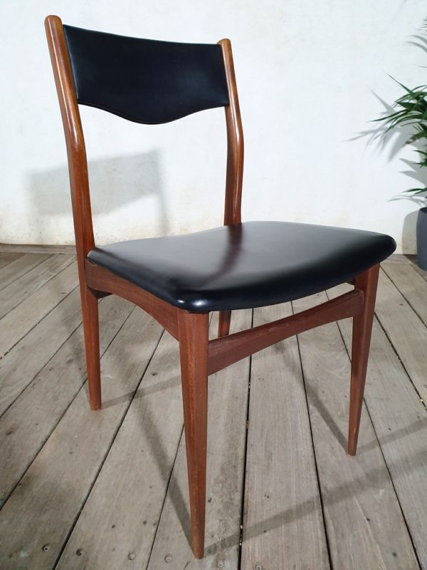 Chaise scandinave teck et skaï noir